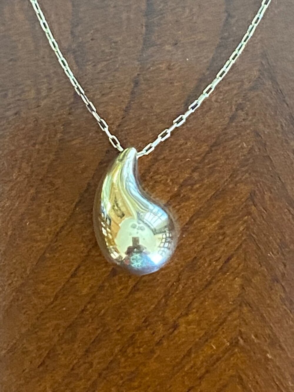 10K Yellow Gold Necklace w/Teardrop Pendant 2.4g total, 16" chain w/2" extender